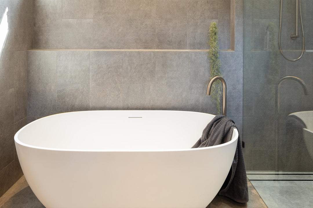 Round Freestanding Bath Spout - Champagne